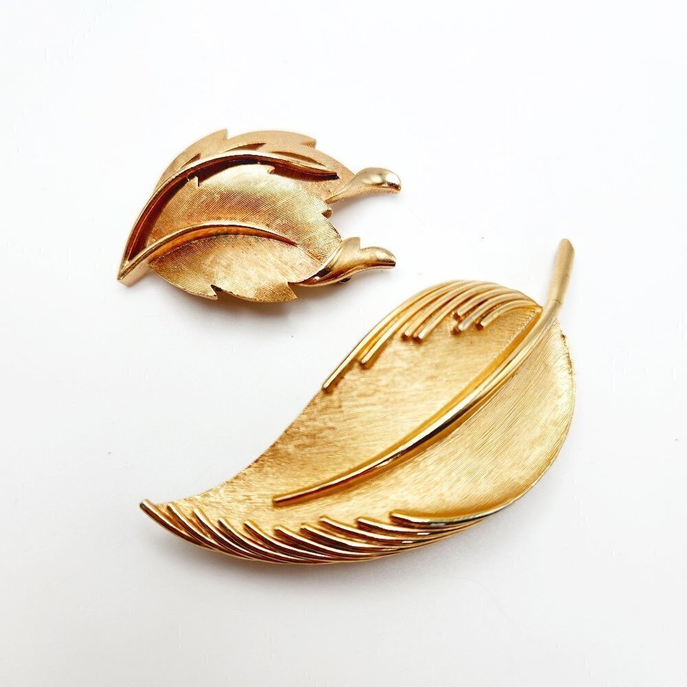 Vintage Crown Trifari Leaf Floral Leaves Gold Tone Textured Brooch Set of 2